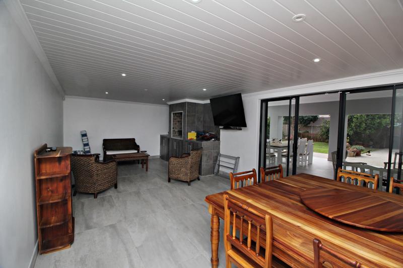 5 Bedroom Property for Sale in Fraaiuitsig Western Cape